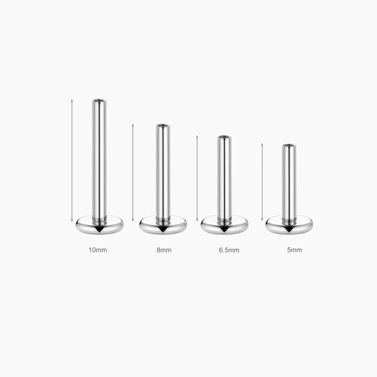 Smiley-Ohrstecker aus 14-karätigem Weißgold mit flacher Rückseite und Titanstift