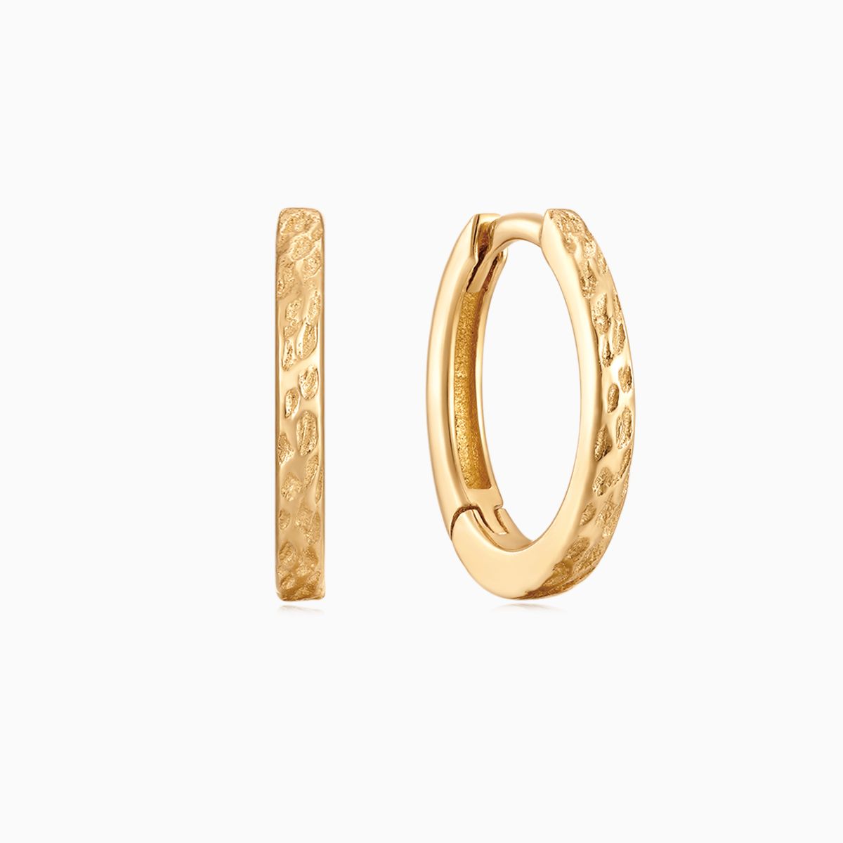 14 Karat massives Gelbgold, gehämmert, 8 mm Huggie-Creolen