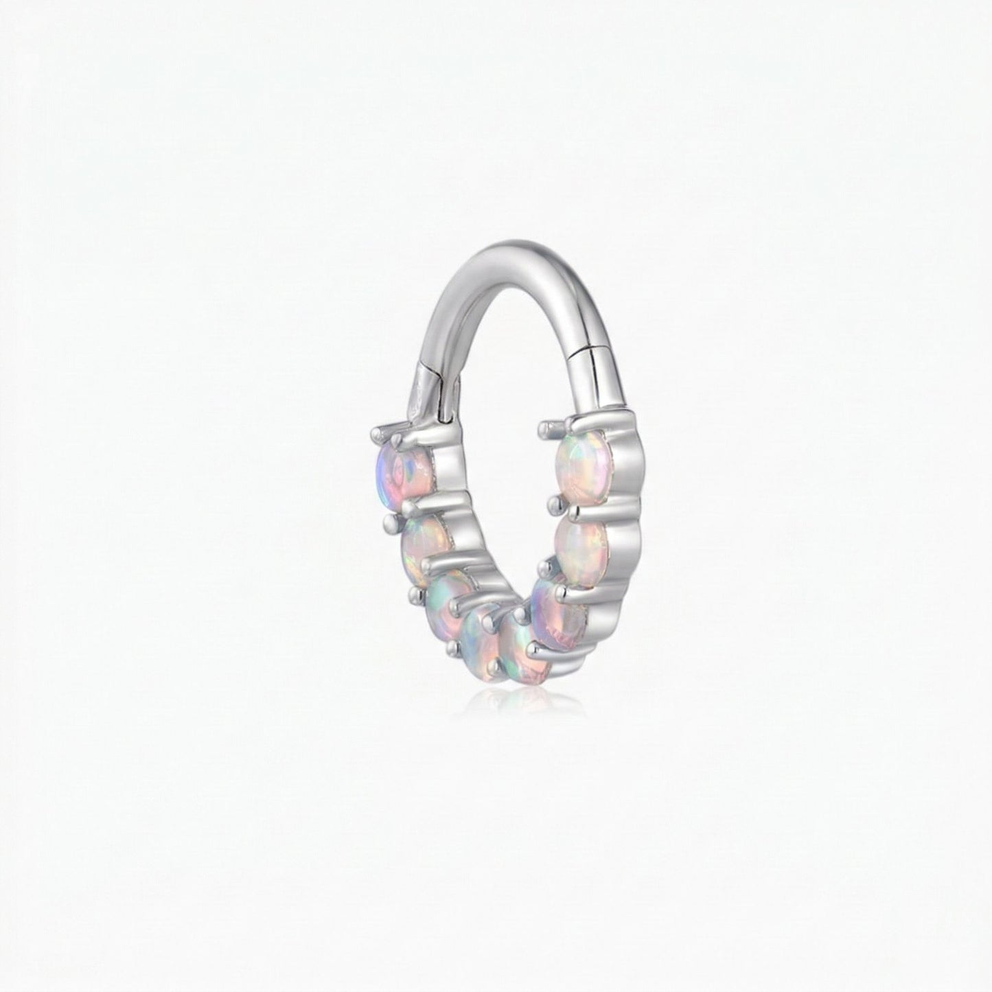 Pendiente de aro con piedra preciosa de ópalo en oro blanco de 14 quilates