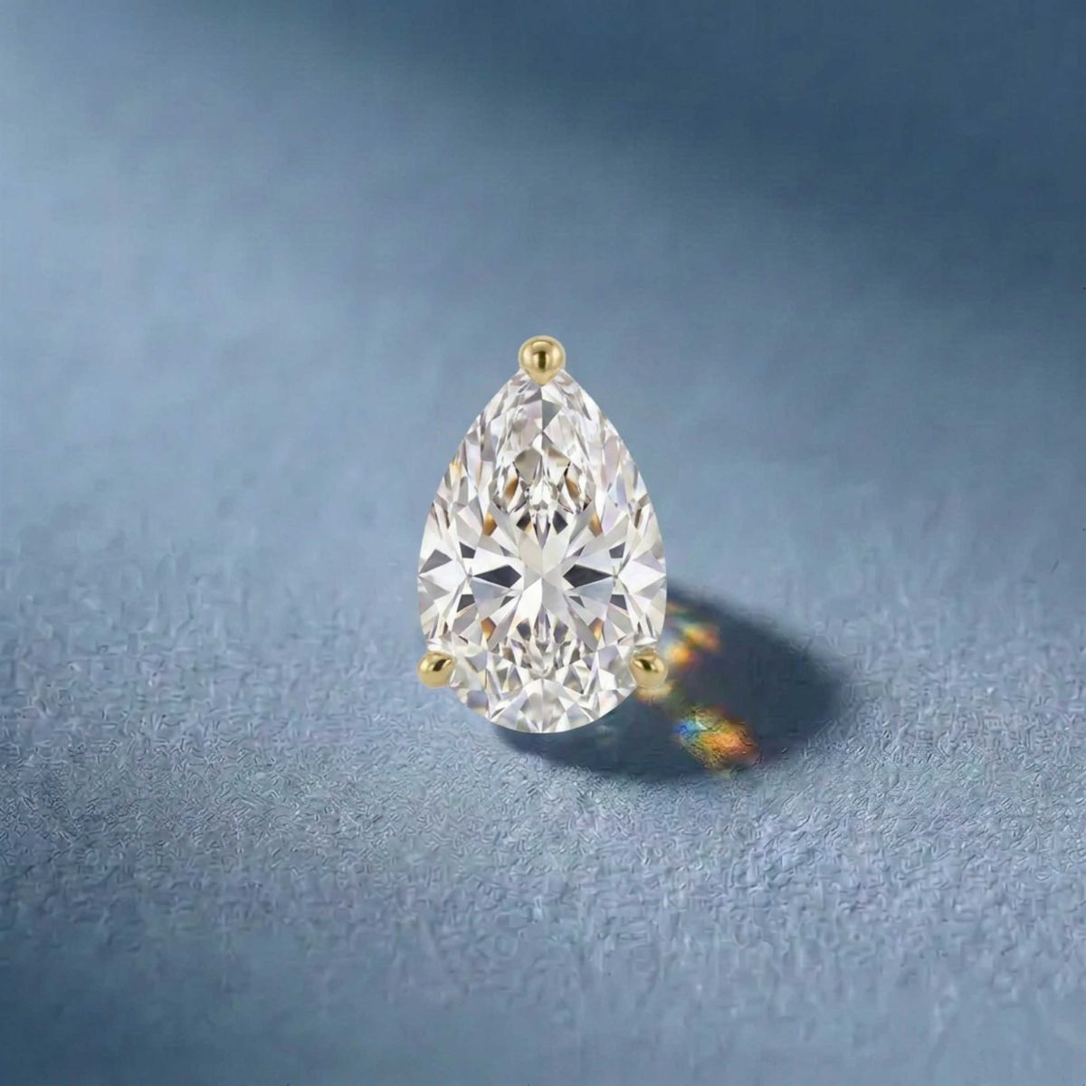 AERÉ™ 14K Solid Gold 3-Prong Pear Flat Back Stud & Solid Gold Post - Photo 4 | AUNYRA