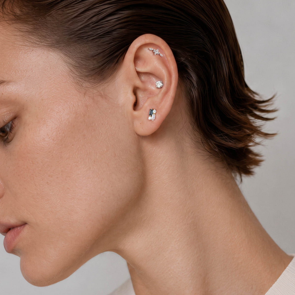 Boucle d'oreille en or jaune massif 14K avec topaze en grappe et tenon en or massif