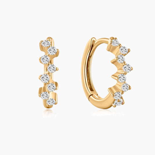 Pendientes de aro Huggie de oro amarillo macizo de 14 quilates con corte redondo graduado.